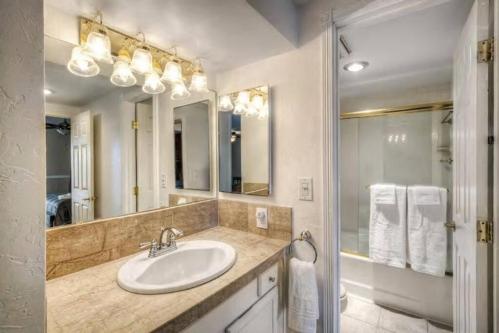 2 Bedroom Condo Heart Of Lodo W/Great View/Amenities デンバー エクステリア 写真